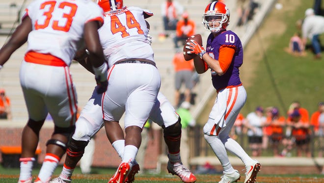 Clemson quarterback Tucker Israel looks to pass the ball during the team's spring game.
