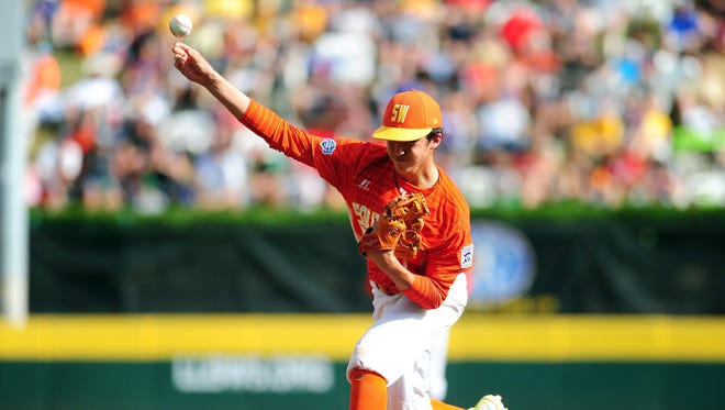 Texas pitcher Collin Ross delivers during the third inning against North Carolina.