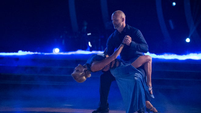 David Ross and Lindsay Arnold made it to the final round of competition.