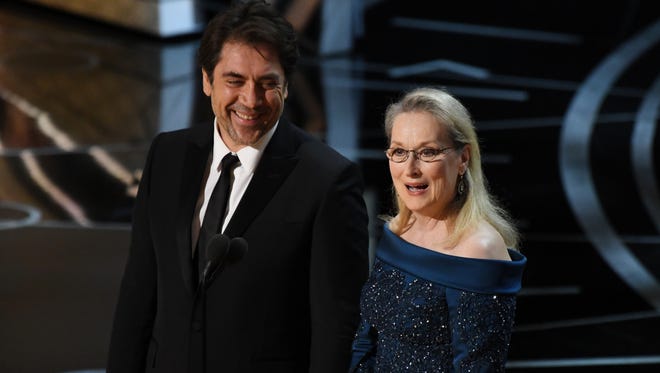 Javier Bardem and Meryl Streep present the award for Achievement in cinematography during the 89th Academy Awards.