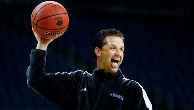 March 27, 2008  - Memphis head coach John Calipari has some fun after practice at the NCAA sweet sixteen in Houston, Tx.