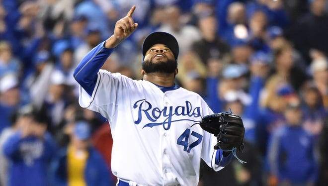 Johnny Cueto pitched a complete game in Game 2 of the World Series, tilting the result in the Royals' favor.